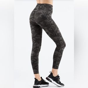 FABLETICS LEGGINGS SIZE SMALL